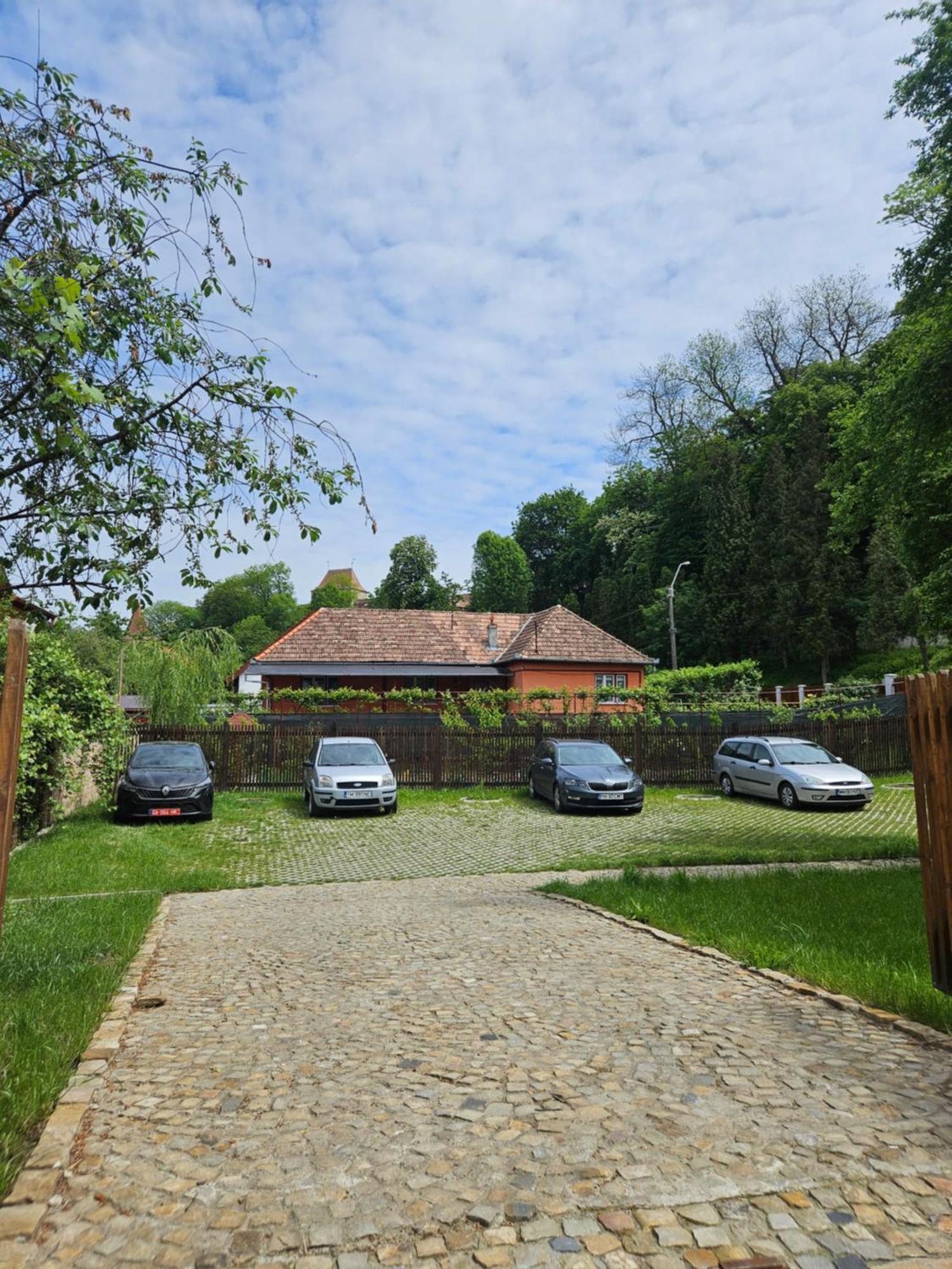 The Throne - M Museum Hotel Sighisoara Exterior photo