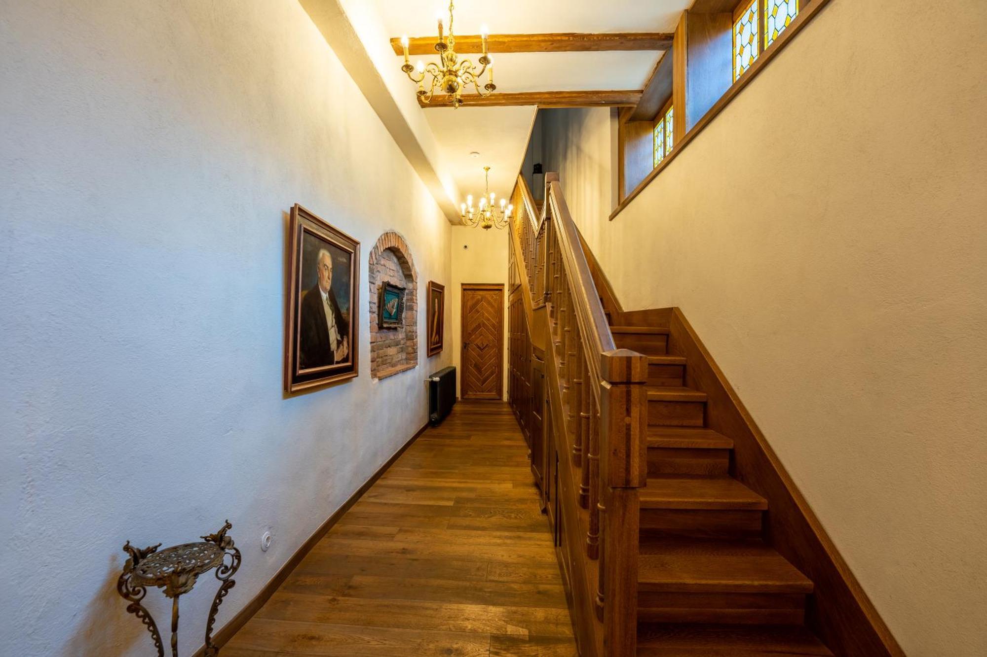 The Throne - M Museum Hotel Sighisoara Exterior photo